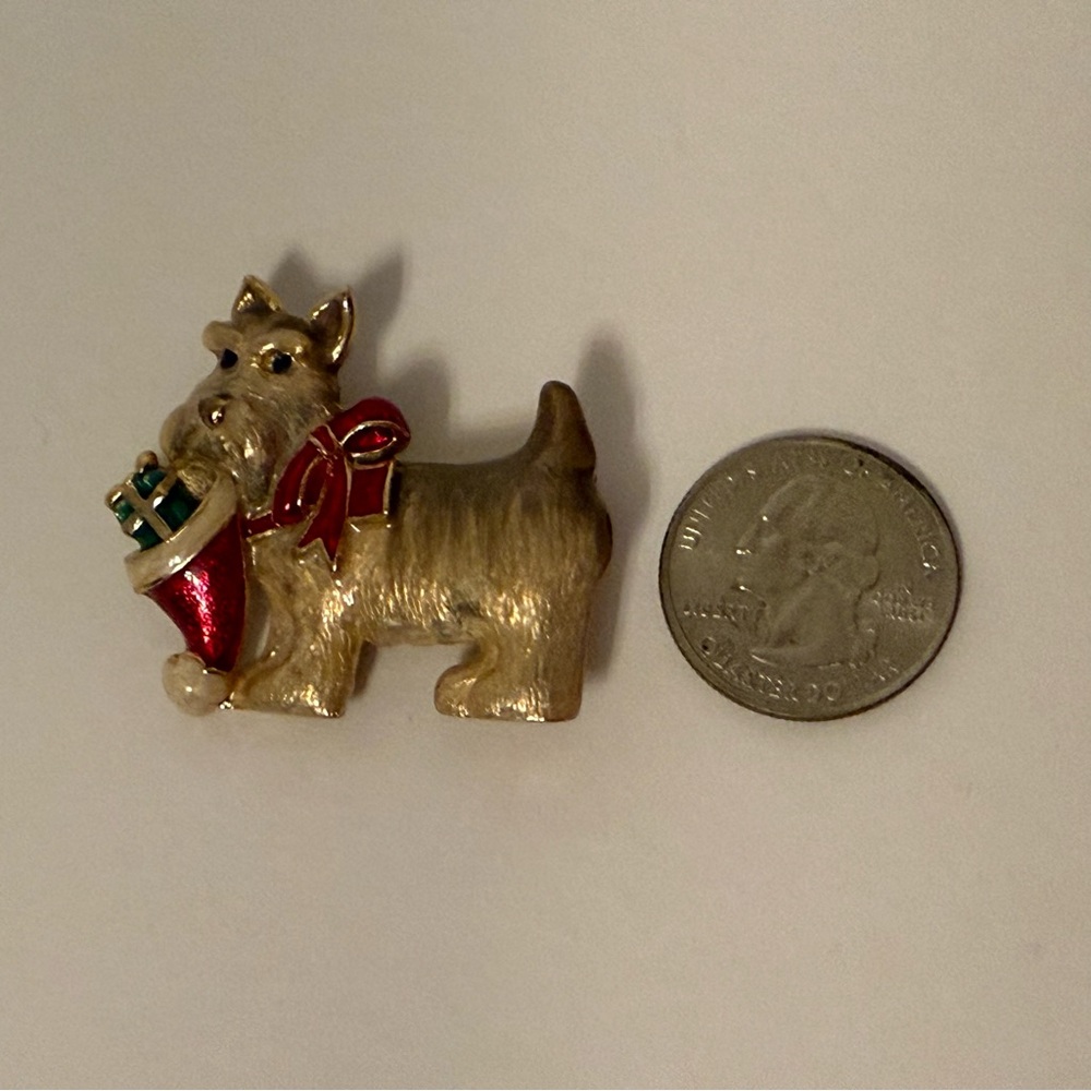 BROOCH DOG SCOTTIE SCOTTISH TERRIER GOLD TONE GLOSSY ENAMEL CREAM GRAY HOLIDAY - Picture 4 of 7